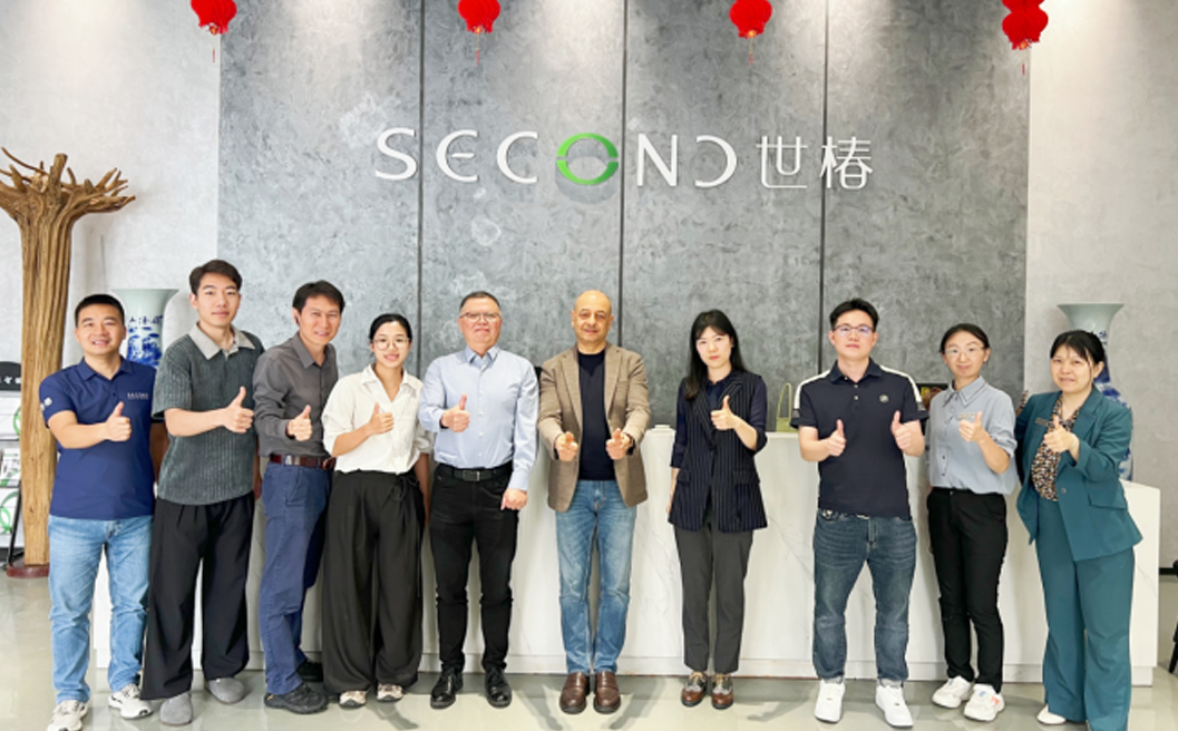 glue-dispensing-machine-for-automotive-industry